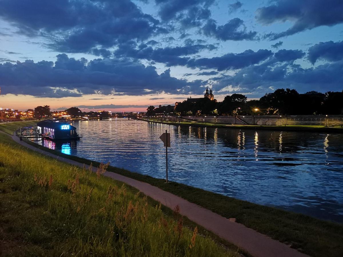 Vistula Boulevards Jacuzzi * Krakow